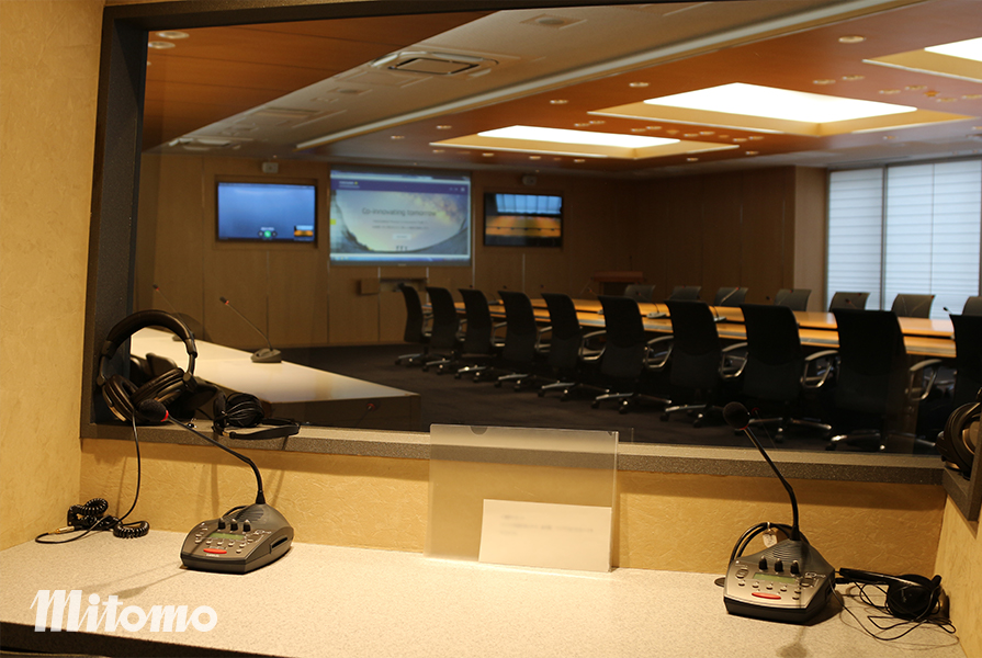 同時通訳対応テレビ会議システム導入事例 横河電機株式会社様 三友株式会社 Design Your Picture お客様の描く絵をデザインします