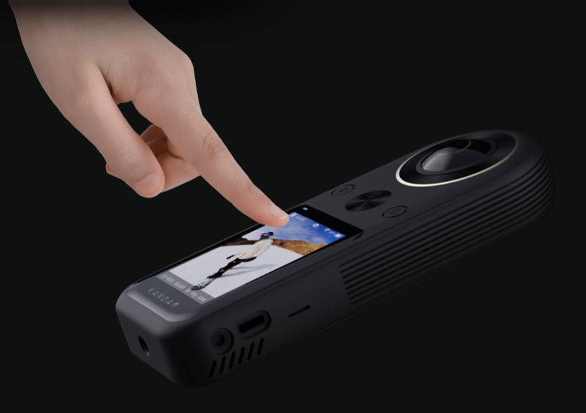 世界最小 8K VRカメラ KANDAO QooCam 8K《クーカム 8K》 - 三友株式